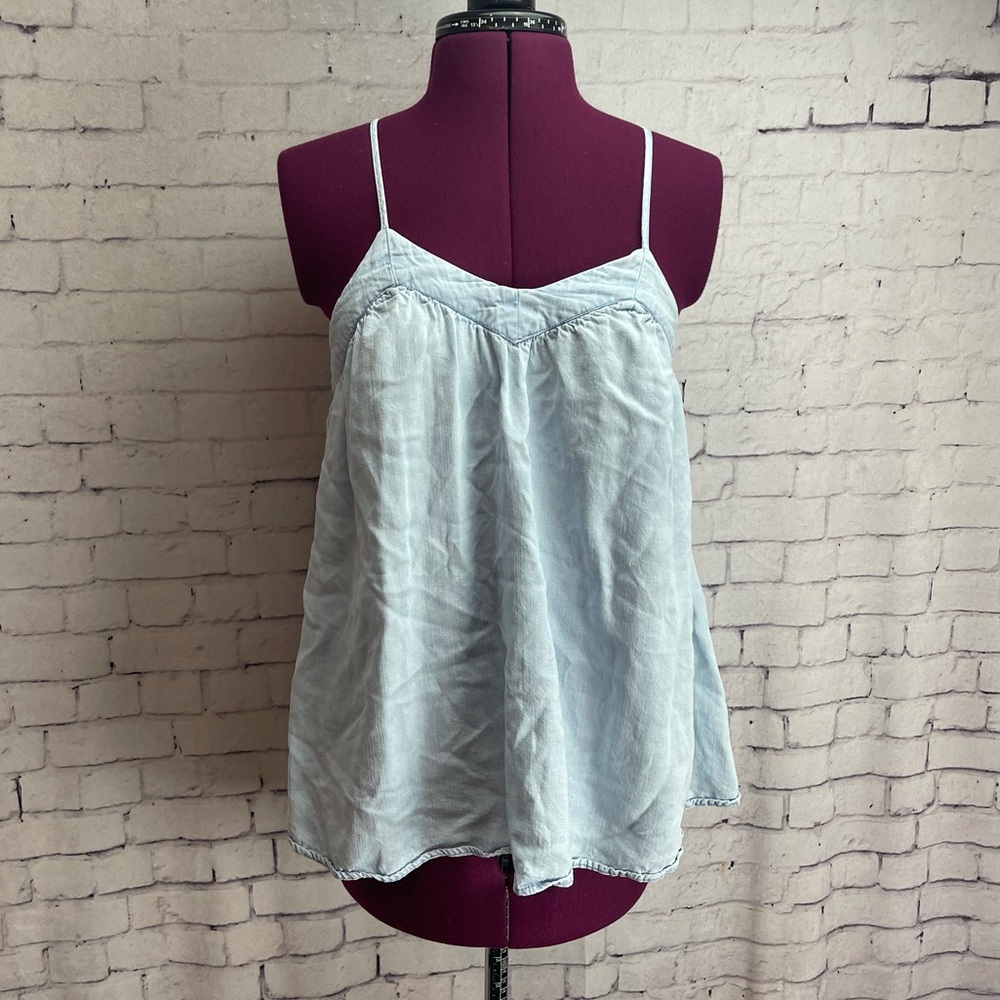 Fourteenth place chambray tank top light wash size small